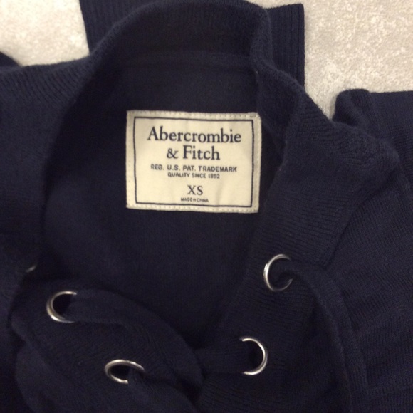 Abercrombie & Fitch Lace Up Sweater - Picture 4 of 4